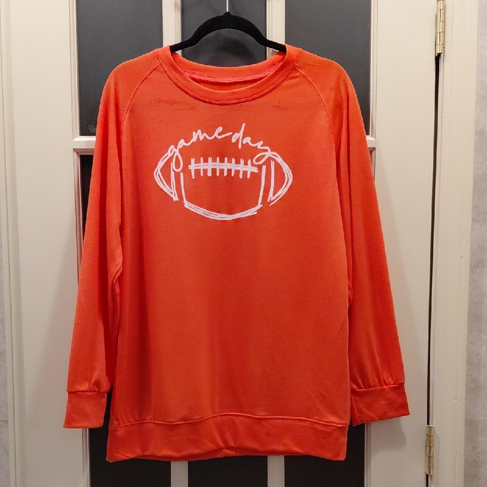 "Gameday" Sz.M, Peach, Long Sleeve, Exremely Comfy Top. No brand tag! Flawless!